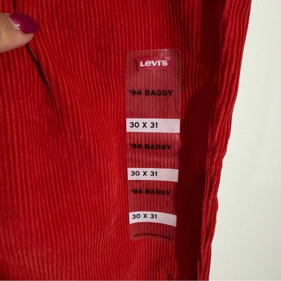 NWT Levi's Women's 94 Baggy Red High Rise Corduroys Size‎ 30 x 31 - Picture 9 of 11